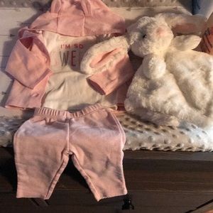 Bunny hood with tee and matching pants 👖